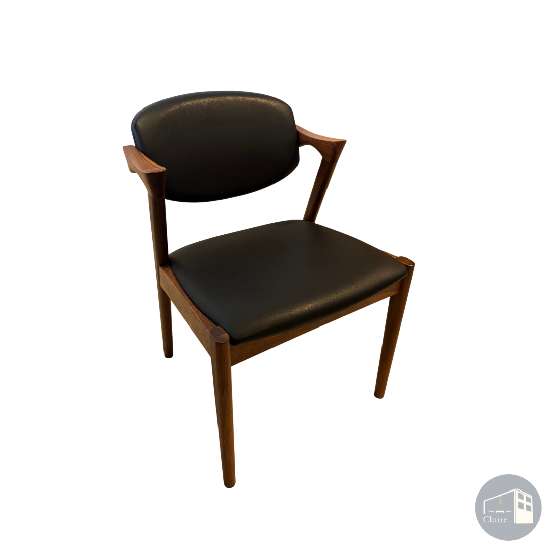 訂製家具｜胡桃木黑色日系餐桌椅｜胡桃木感 × 溫潤弧形扶手椅