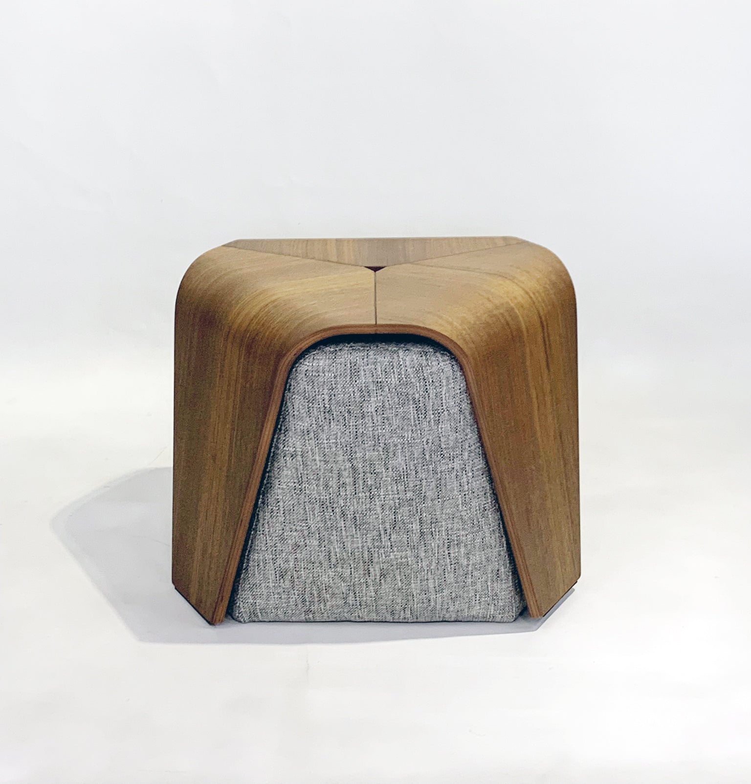 訂製家具｜NEST 木殼包覆 × 霧灰內心的多用途座几